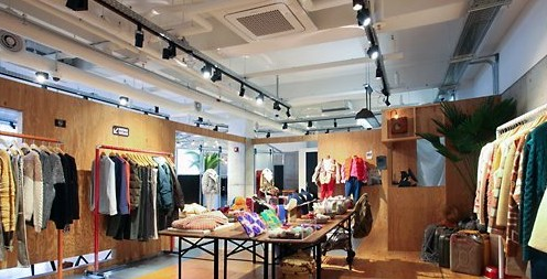 女裝實(shí)體店鋪裝修解說！
